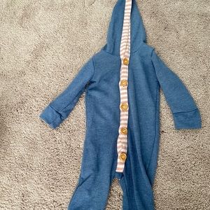 Lulu + Roo one piece hooded romper VGUC